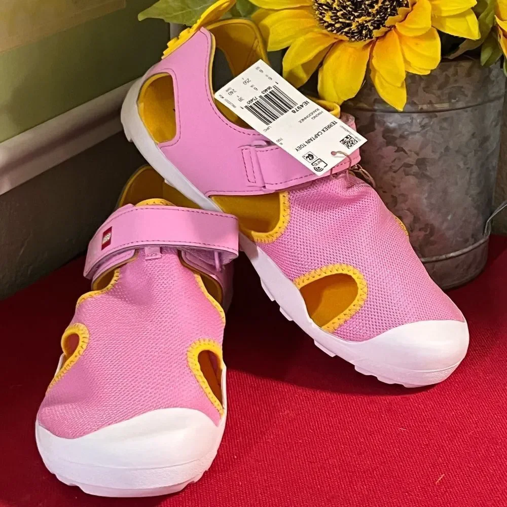 NWT Adidas Terrex Lego Captain Toey Kids’ Pink Sandals, Youth  6 (Women’s sz 8)
